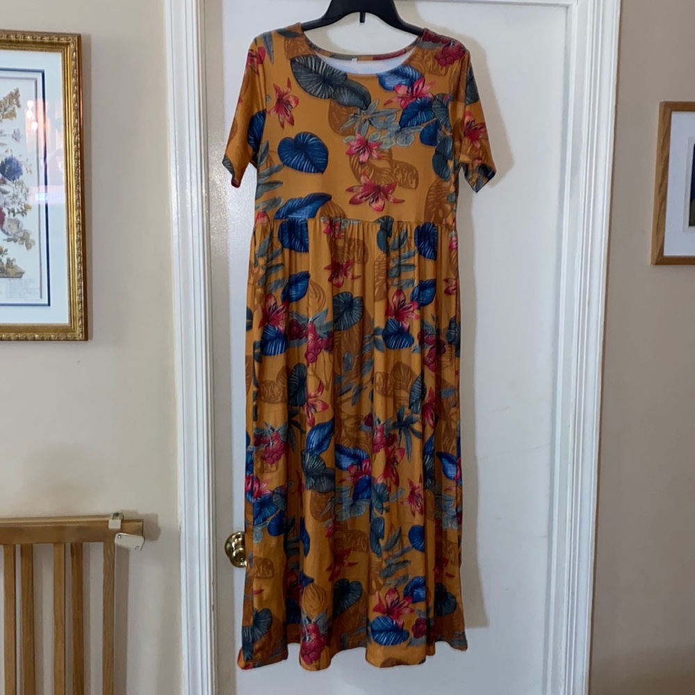 EUC Women’s Floral Maxi Dress Size S